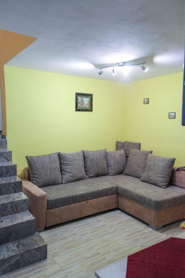 Apartman Marta Banka Exterior foto