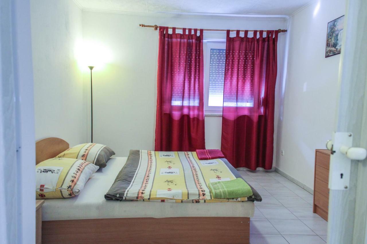 Apartman Marta Banka Exterior foto